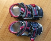 Продам босоножки,  сандалии,  размер -20,  фирма Шалунишка